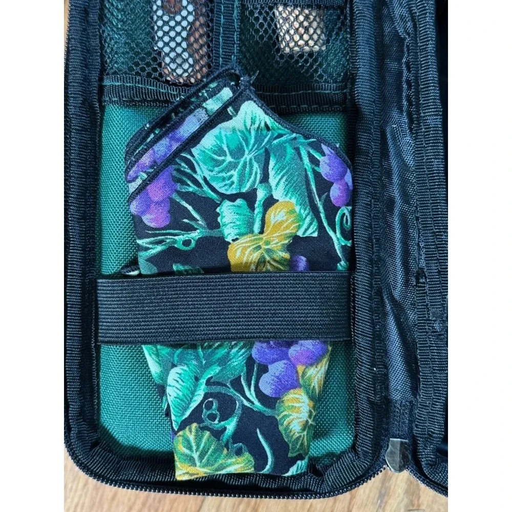 Picnic Time OPUS Deluxe Insulated Wine Tote Service for TWO 514-49 NEW Green